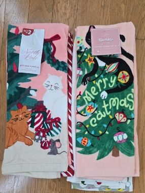 NORTH POLE & ST NICHOLAS SQUARE BRANDS BUNDLE OF 4 CHRISTMAS KITCHEN HAND TOWELS